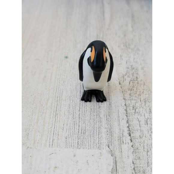 Geobra Empire penguin mini Arctic animal toy figure - Picture 1 of 4